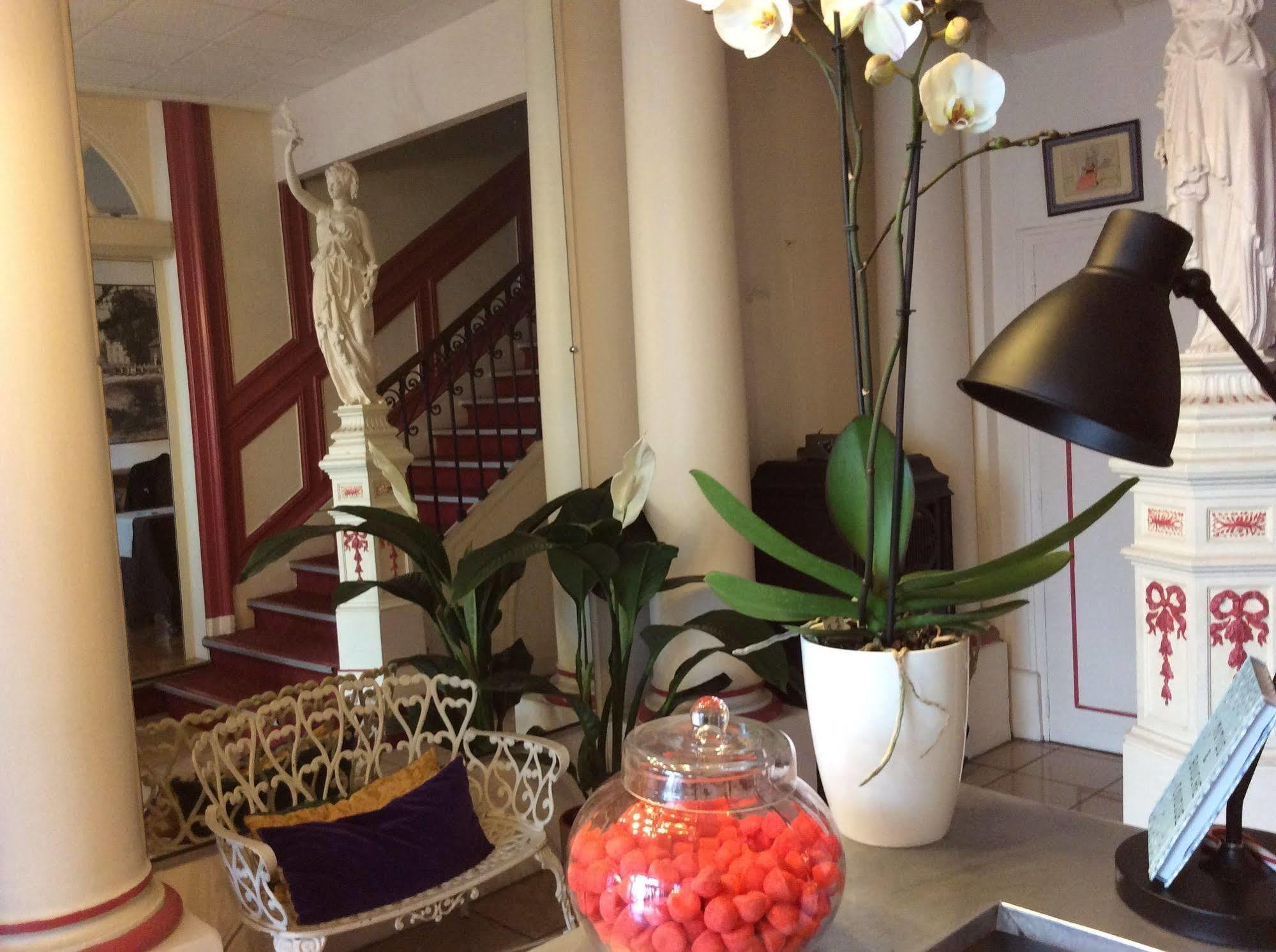 Hotel De La Paix Лимож Экстерьер фото